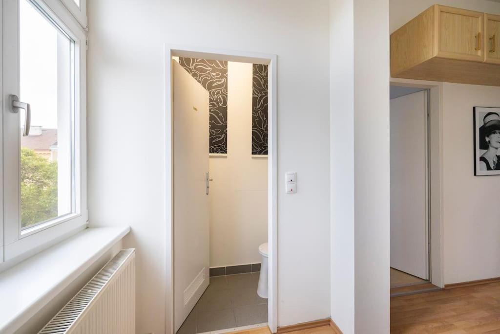 Beautiful 1 Bedroom Apartment Near Schoenbrunn Viyana Dış mekan fotoğraf